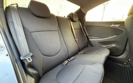 Hyundai Solaris II рестайлинг, 2011 год, 700 000 рублей, 20 фотография