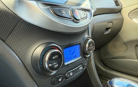 Hyundai Solaris II рестайлинг, 2011 год, 700 000 рублей, 16 фотография