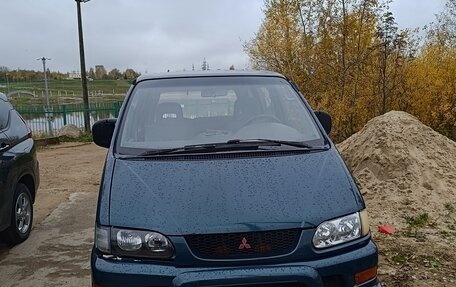 Mitsubishi Space Gear I рестайлинг, 1997 год, 400 000 рублей, 4 фотография