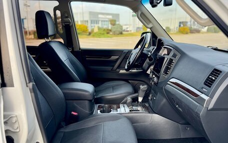 Mitsubishi Pajero IV, 2021 год, 3 980 000 рублей, 29 фотография