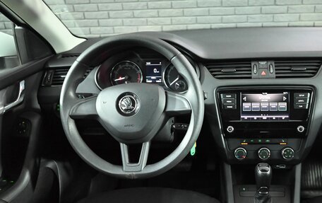 Skoda Octavia, 2019 год, 1 600 000 рублей, 15 фотография