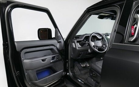 Land Rover Defender II, 2025 год, 15 009 087 рублей, 28 фотография