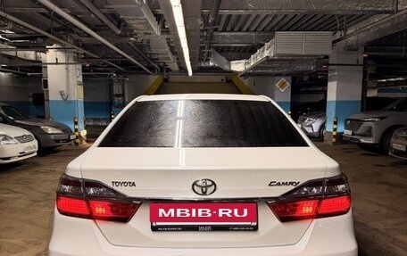 Toyota Camry, 2015 год, 1 950 000 рублей, 6 фотография