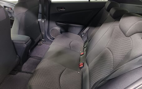 Toyota Prius IV XW50, 2016 год, 1 786 000 рублей, 9 фотография