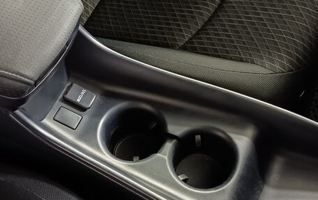 Toyota Prius IV XW50, 2016 год, 1 786 000 рублей, 20 фотография