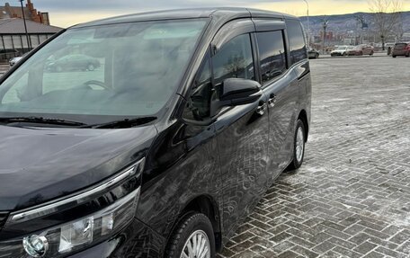 Toyota Voxy III, 2015 год, 1 430 000 рублей, 7 фотография