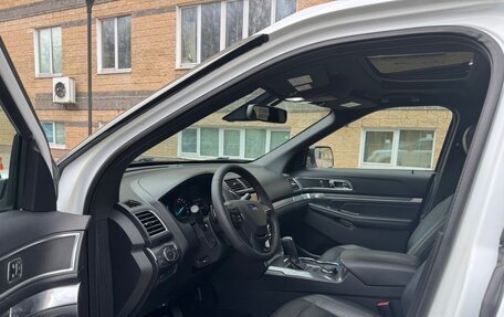 Ford Explorer VI, 2015 год, 2 299 000 рублей, 10 фотография