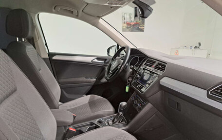 Volkswagen Tiguan II, 2018 год, 2 264 000 рублей, 15 фотография