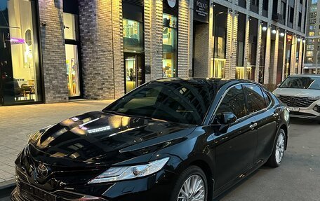 Toyota Camry, 2019 год, 3 550 000 рублей, 4 фотография