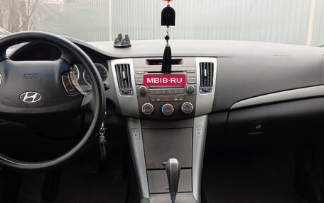 Hyundai Sonata VI, 2010 год, 650 000 рублей, 6 фотография