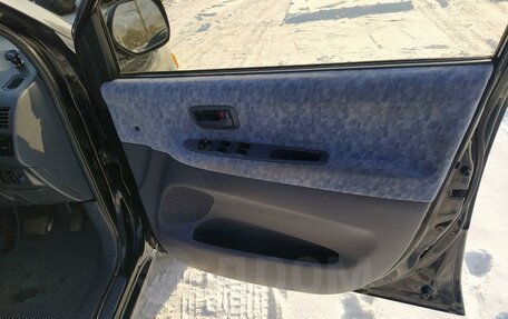 Toyota Ipsum II, 1999 год, 630 000 рублей, 8 фотография