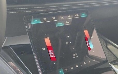 Cadillac Escalade V, 2025 год, 18 390 040 рублей, 10 фотография