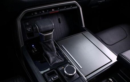 Toyota Sequoia, 2023 год, 17 041 288 рублей, 11 фотография