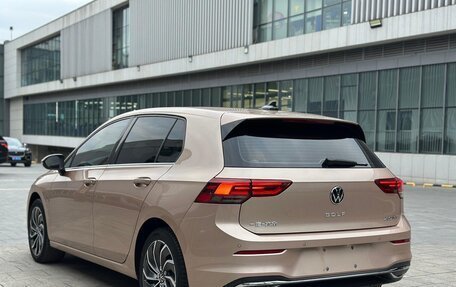 Volkswagen Golf VIII, 2022 год, 2 270 000 рублей, 2 фотография