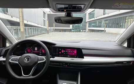 Volkswagen Golf VIII, 2022 год, 2 270 000 рублей, 6 фотография