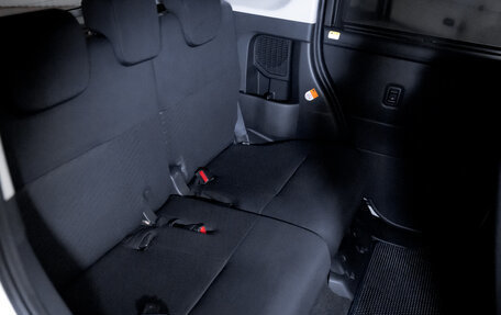 Toyota Roomy I, 2018 год, 1 199 000 рублей, 27 фотография