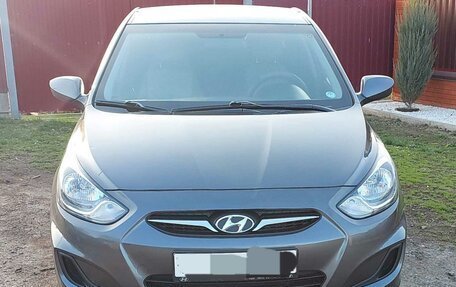 Hyundai Solaris II рестайлинг, 2012 год, 825 000 рублей, 1 фотография