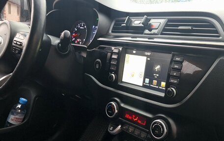 KIA Rio IV, 2019 год, 1 350 000 рублей, 15 фотография