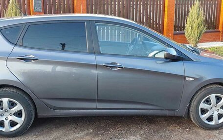 Hyundai Solaris II рестайлинг, 2012 год, 825 000 рублей, 5 фотография