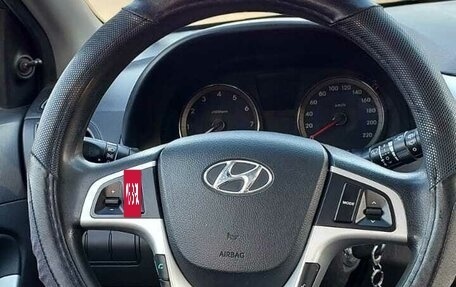 Hyundai Solaris II рестайлинг, 2012 год, 825 000 рублей, 9 фотография