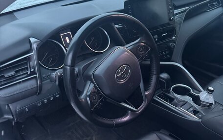 Toyota Camry, 2021 год, 3 170 000 рублей, 2 фотография