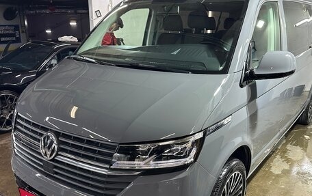 Volkswagen Caravelle T6 рестайлинг, 2020 год, 4 850 000 рублей, 2 фотография
