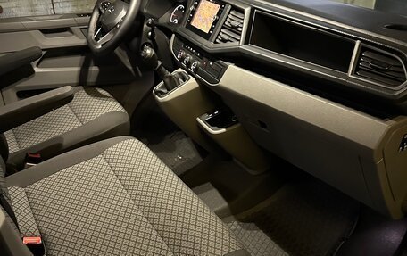 Volkswagen Caravelle T6 рестайлинг, 2020 год, 4 850 000 рублей, 10 фотография