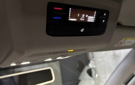 Volkswagen Caravelle T6 рестайлинг, 2020 год, 4 850 000 рублей, 23 фотография