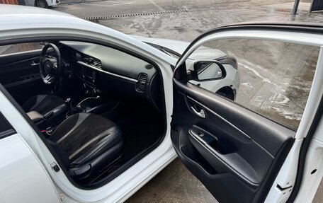 KIA Rio IV, 2017 год, 795 000 рублей, 6 фотография