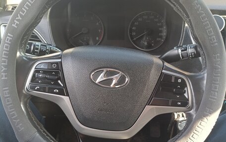 Hyundai Solaris II рестайлинг, 2017 год, 1 150 000 рублей, 5 фотография