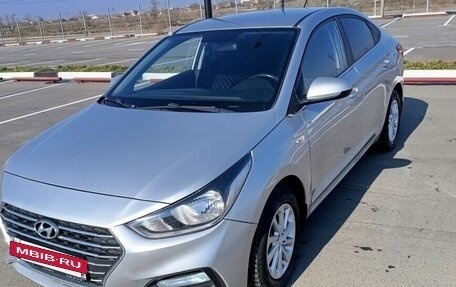 Hyundai Solaris II рестайлинг, 2017 год, 1 150 000 рублей, 3 фотография