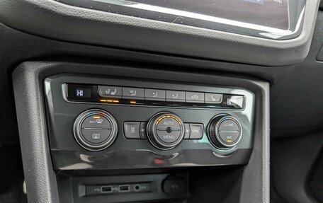 Volkswagen Tiguan II, 2020 год, 2 997 000 рублей, 18 фотография