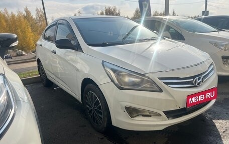 Hyundai Solaris II рестайлинг, 2015 год, 600 000 рублей, 1 фотография