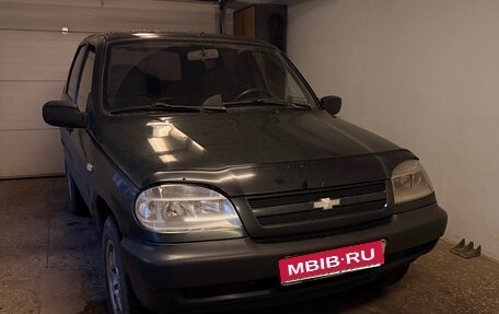 Chevrolet Niva I рестайлинг, 2003 год, 450 000 рублей, 1 фотография