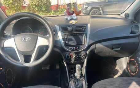 Hyundai Solaris II рестайлинг, 2015 год, 600 000 рублей, 6 фотография