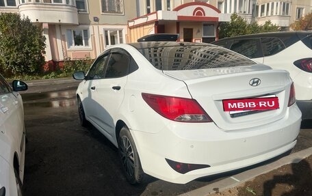 Hyundai Solaris II рестайлинг, 2015 год, 600 000 рублей, 4 фотография