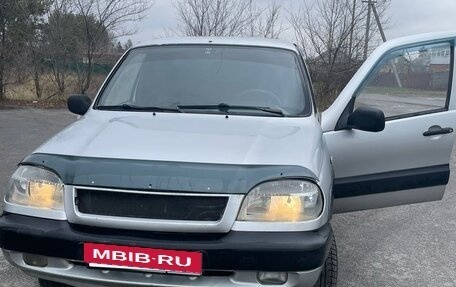 Chevrolet Niva I рестайлинг, 2004 год, 230 000 рублей, 2 фотография
