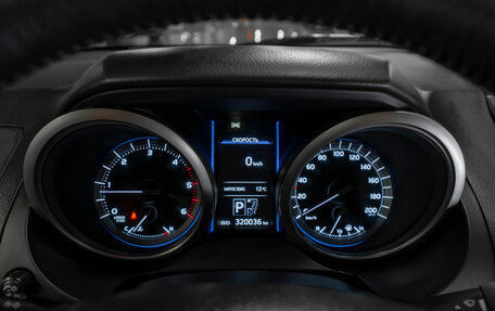 Toyota Land Cruiser Prado 150 рестайлинг 2, 2013 год, 2 650 000 рублей, 11 фотография