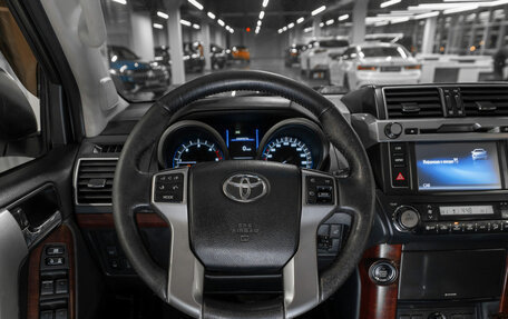 Toyota Land Cruiser Prado 150 рестайлинг 2, 2013 год, 2 650 000 рублей, 10 фотография