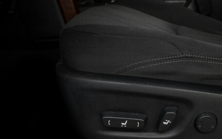 Toyota Land Cruiser Prado 150 рестайлинг 2, 2013 год, 2 650 000 рублей, 16 фотография