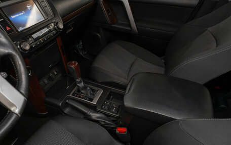 Toyota Land Cruiser Prado 150 рестайлинг 2, 2013 год, 2 650 000 рублей, 17 фотография