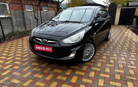 Hyundai Solaris II рестайлинг, 2012 год, 735 000 рублей, 1 фотография