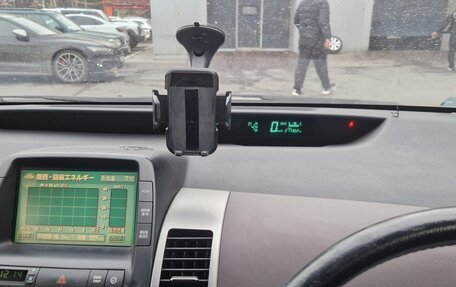 Toyota Prius, 2004 год, 550 000 рублей, 6 фотография