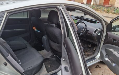 Toyota Prius, 2004 год, 550 000 рублей, 5 фотография