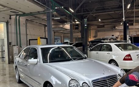 Mercedes-Benz E-Класс, 1999 год, 800 000 рублей, 5 фотография