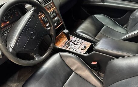 Mercedes-Benz E-Класс, 1999 год, 800 000 рублей, 6 фотография