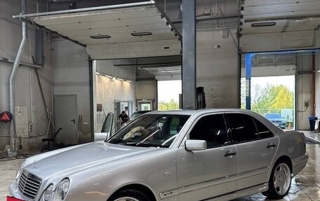 Mercedes-Benz E-Класс, 1999 год, 800 000 рублей, 3 фотография