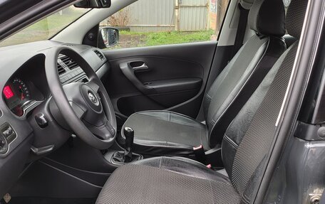 Volkswagen Polo VI (EU Market), 2011 год, 900 000 рублей, 18 фотография