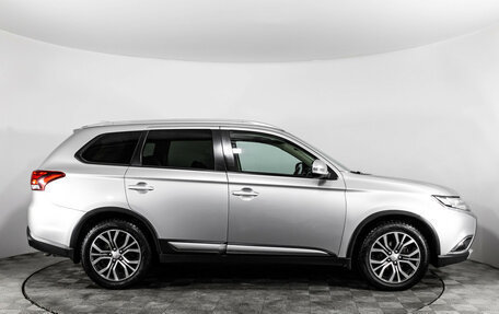 Mitsubishi Outlander III рестайлинг 3, 2017 год, 1 399 000 рублей, 4 фотография