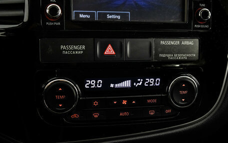 Mitsubishi Outlander III рестайлинг 3, 2017 год, 1 399 000 рублей, 14 фотография